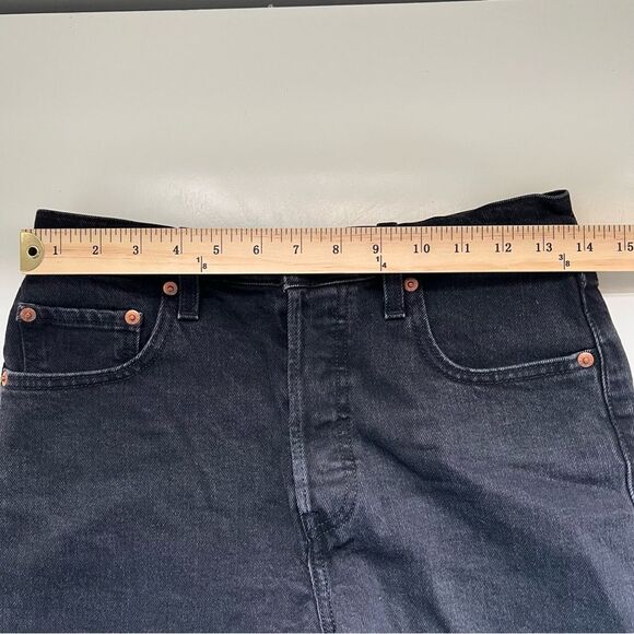 Levi’s Ribcage Shorts Cutoffs Jean Shorts Denim Black Button Fly Size 28 - Picture 4 of 7
